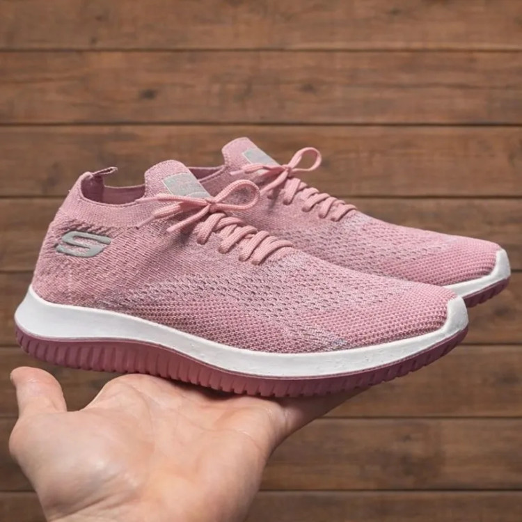 کفش اسکیچرز جورابی زنانه مدل ROYAL رنگ صورتی با رویه بافت تنفسی و زیره پیو سبک و راحت