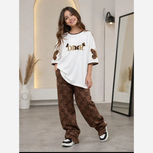 ست بلوز و شلوار دخترانه طرح پروانه جنس پنبه و دورس سایز 60 تا 70