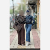 بامبر پلنگی زنانه جنس گلیمی فری سایز در رنگ بندی سرمه ای، قرمز، سبز و صورتی