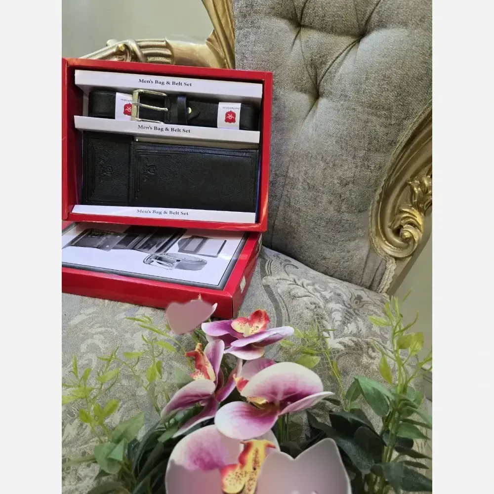 پک مردانه چرم شامل کیف پول جاکارتی کمربند رنگ مشکی و عسلی