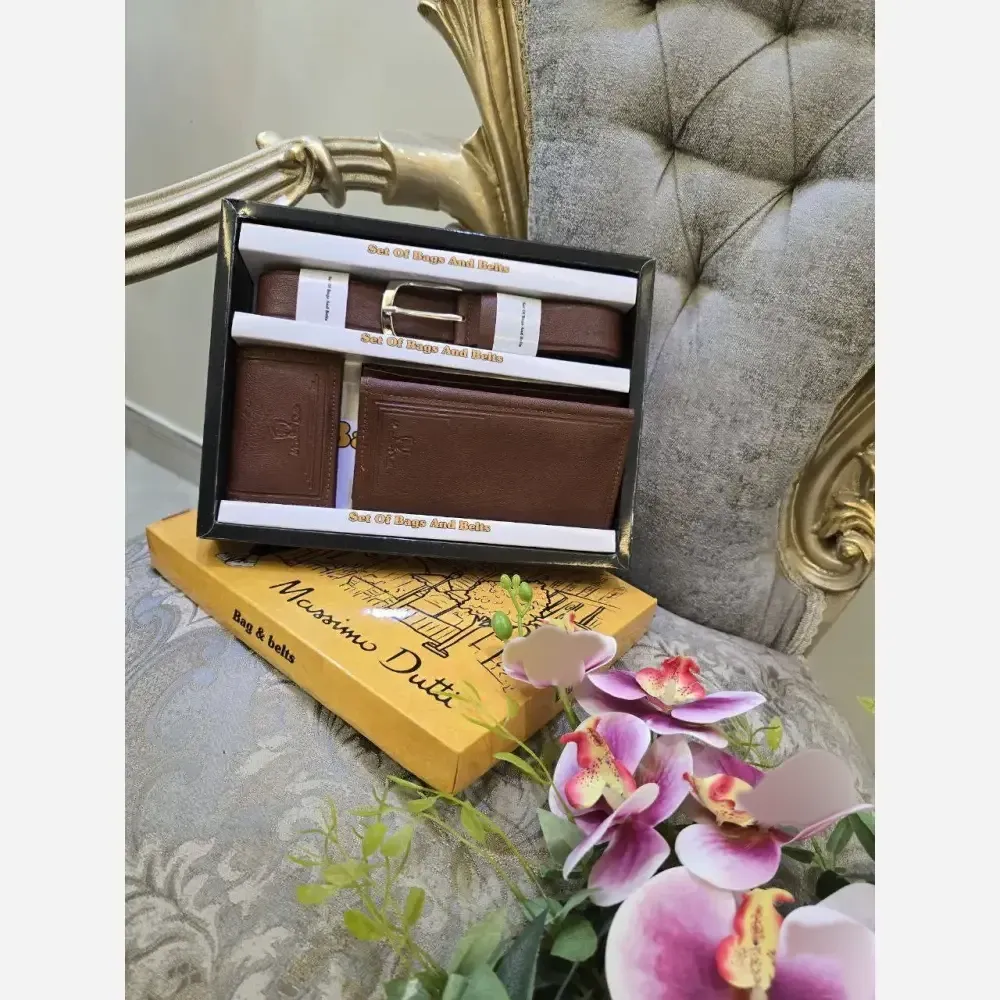پک مردانه چرم شامل کیف پول جاکارتی کمربند رنگ مشکی و عسلی