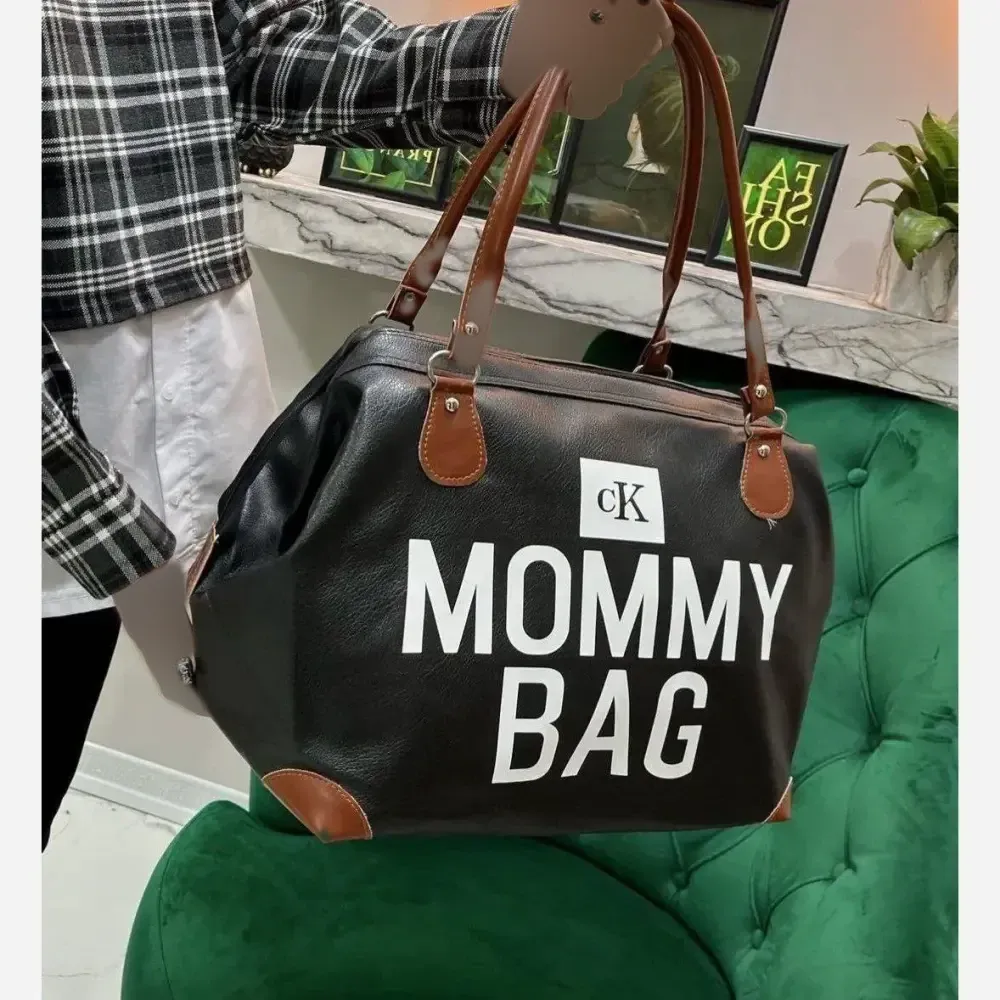 کیف MOMMY BAG برزنتی کجراه رنگ مشکی مناسب باشگاه و مهمانی