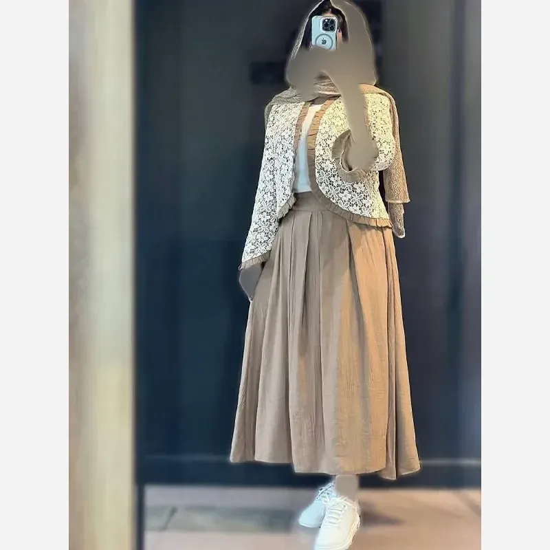 شومیز دامن چین چیلا جنس کراش آیوا و گیپور رنگ طوسی و نسکافه ای