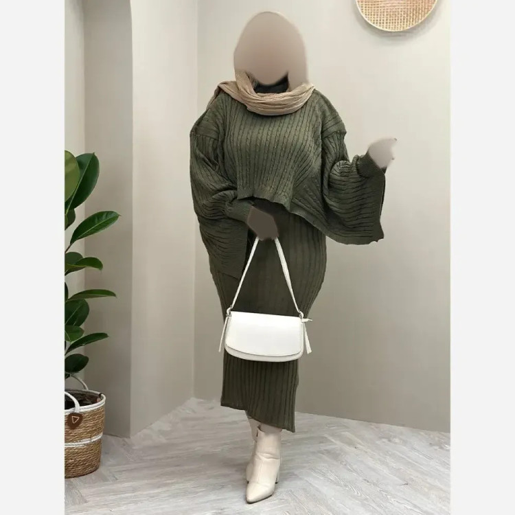 ست سارافون و شنل بافت مدل نویان فری سایز 38 تا 46 رنگ مشکی نسکافه ای سبز