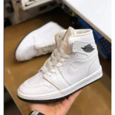 کفش جردن ساقدار زنانه نایک سفید طوسی چرم صنعتی